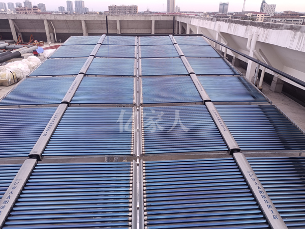 武汉中医院安装亿家人空气能加太阳能热水系统