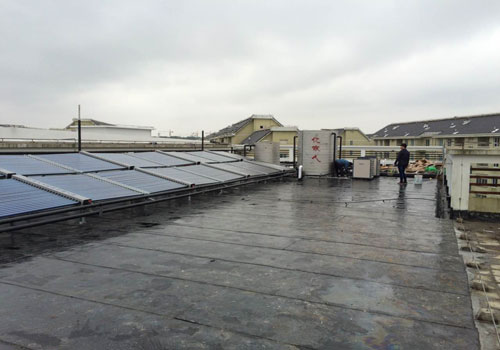 上海屋顶式花园酒店太阳能热泵热水工程