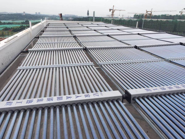 山东滕州万达广场大型太阳能热水工程竣工