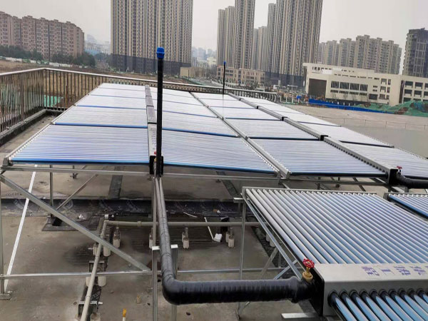 南京侨康路幼儿园空气能和太阳能组合节能热水工程