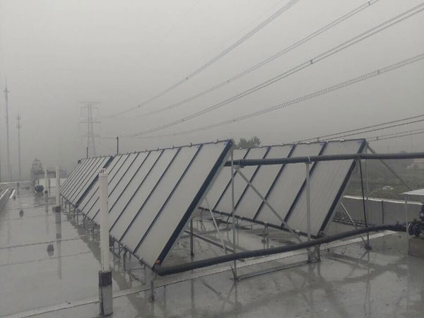 平板和真空管太阳能集热器技术优点解析