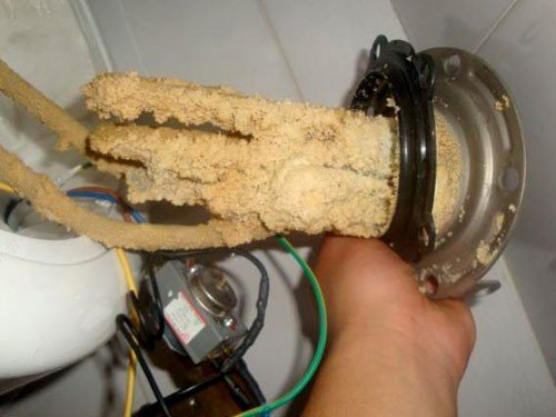 空气能热水器水垢污染问题如何解决