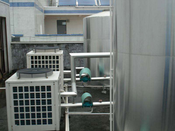 泰州桓通管业员工浴室空气能热水器工程